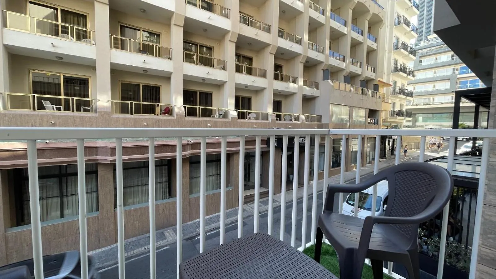 Saint Julian's Bookarest Hostel Malta מלטה