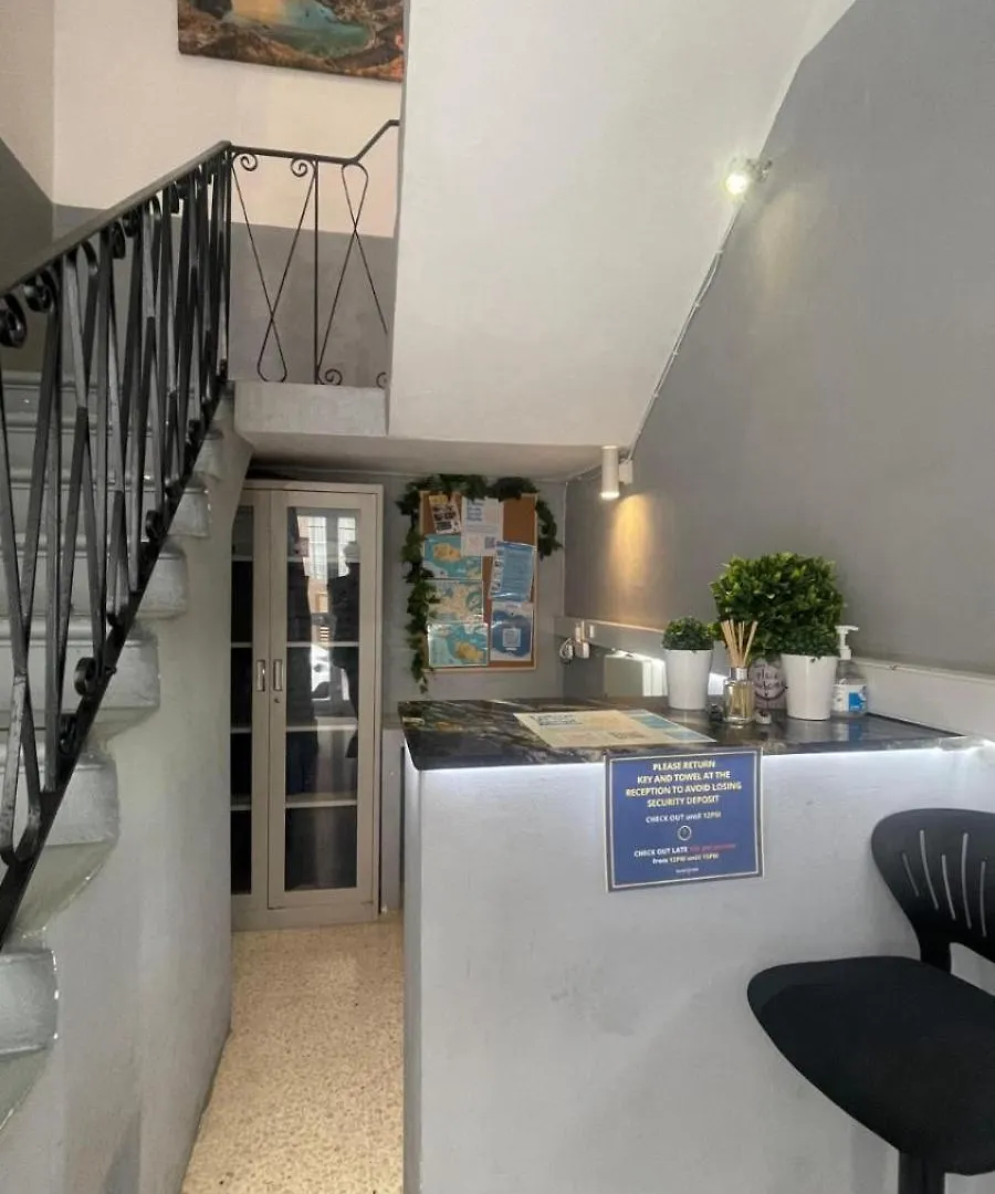 Saint Julian's Bookarest Hostel Malta מלטה