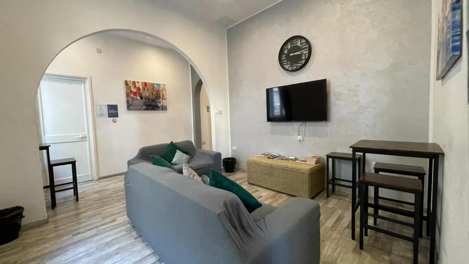 Bookarest Hostel Malta Saint Julian's